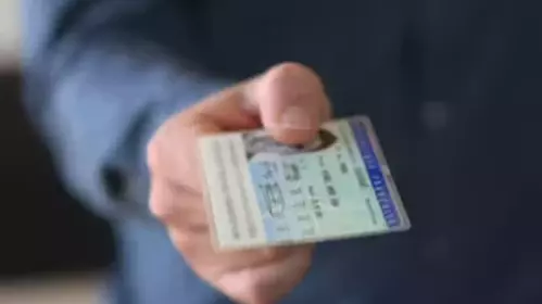 Carte d’identité    Passeport